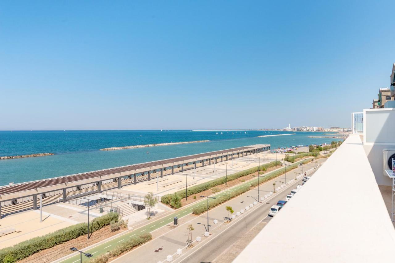 Waterfront Apartment With Seaview Balcony Bari Dış mekan fotoğraf
