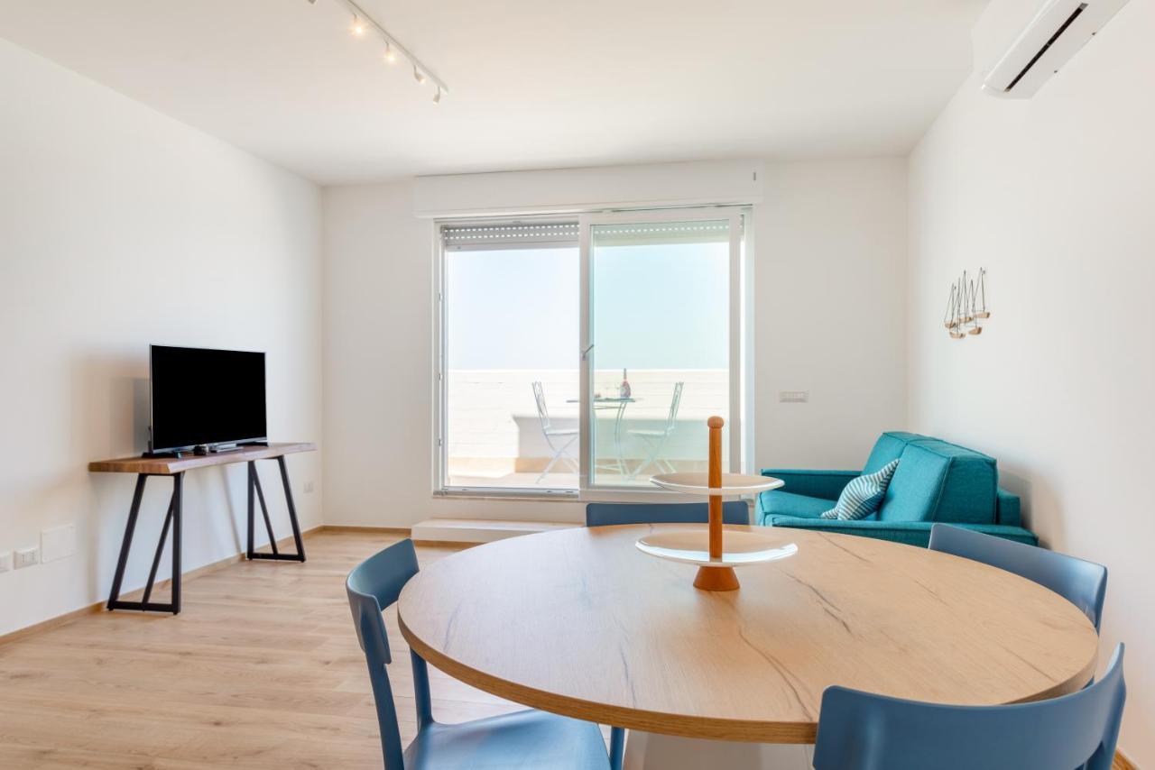 Waterfront Apartment With Seaview Balcony Bari Dış mekan fotoğraf