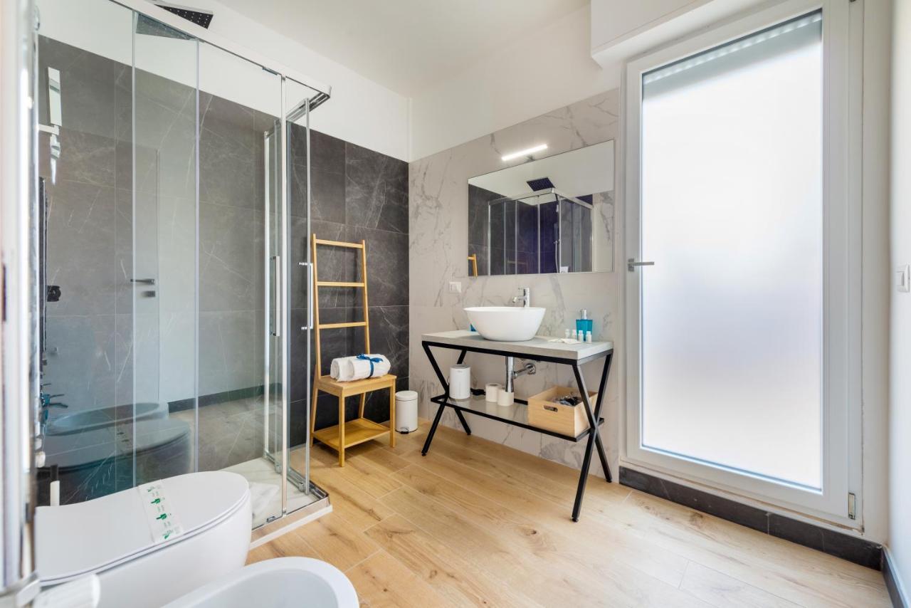 Waterfront Apartment With Seaview Balcony Bari Dış mekan fotoğraf